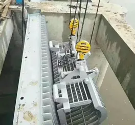 抓斗清污机