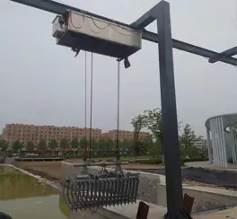 抓斗清污机